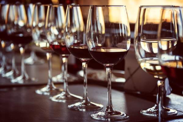 wine tasting etiquette glasses